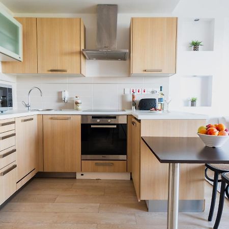 Sanders Ermitage On The Beach - Delightful 1-Bedroom Apartment With Sea View Limassol Exterior foto